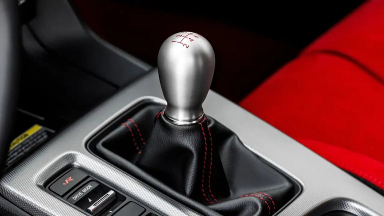 Honda обеща да запази ръчни скоростни кутии