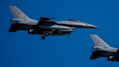 Румъния вдигна два изтребителя F-16 заради дрон край границата си