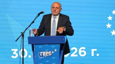 Томислав Дончев: Не се молете за провала на Радев, това означава провал за България