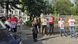 Протести пред съда в Кочани и посолството на РСМ в София заради Ива Михайлова (снимки)
