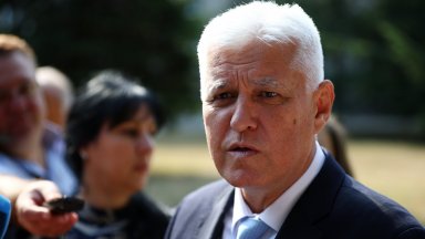 Димитър Стоянов: Разходите за отбрана през 2027 г. ще са 2,33% от БВП