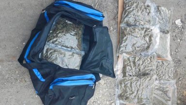 Задържаха работещ във варненска болница фармацевт след сделка с близо 5 кг марихуана и кокаин