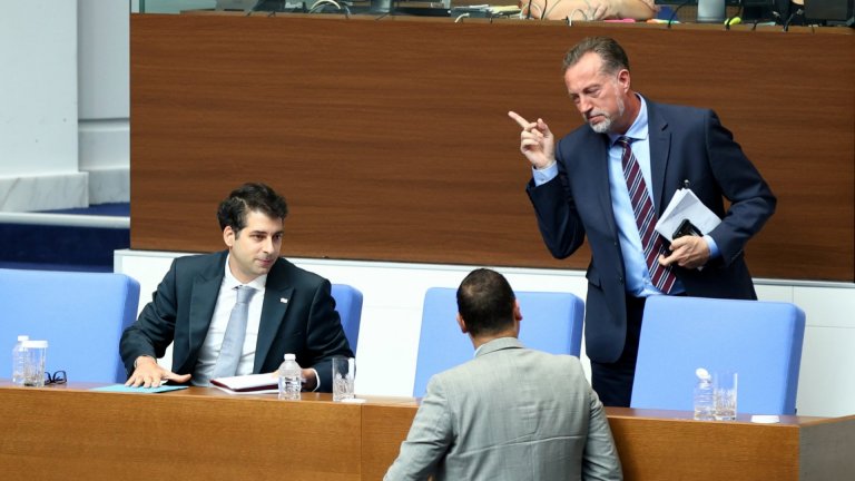 Лидерите на ДБ и Иво Христов кръстосаха шпаги за трол ферми, MAGA, NOVA, Распутин и Дугин