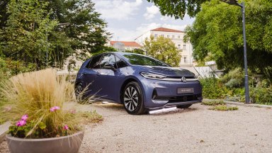 Volkswagen представи новия ID.3 Neo с кино под звездите, захранвано от самата кола