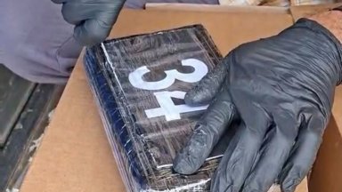 Откриха рекордно количество кокаин и марихуана в камион на входа на Бургас (снимки)
