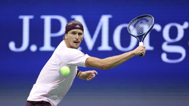 Зверев този път си спести драмата и взе мача си на US Open в три сета