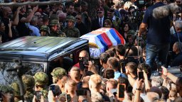 ЕК, Турция и съседите на Сърбия се възмутиха от мащабното поклонение пред Ратко Младич