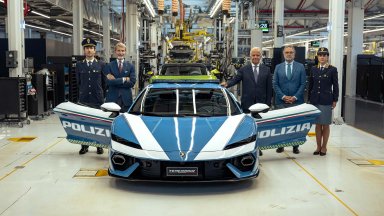 Италианската полиция получи Lamborghini Temerario