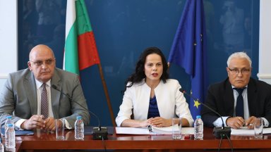 Повече прегледи, нови пътеки и край на рецептурната книжка: НЗОК и БЛС подписаха договора за 2026-2028 г.