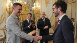 Пред Радев и Макрон: "ЕндуроСат" и "Арианспейс" подписаха "космически" меморандум в Париж