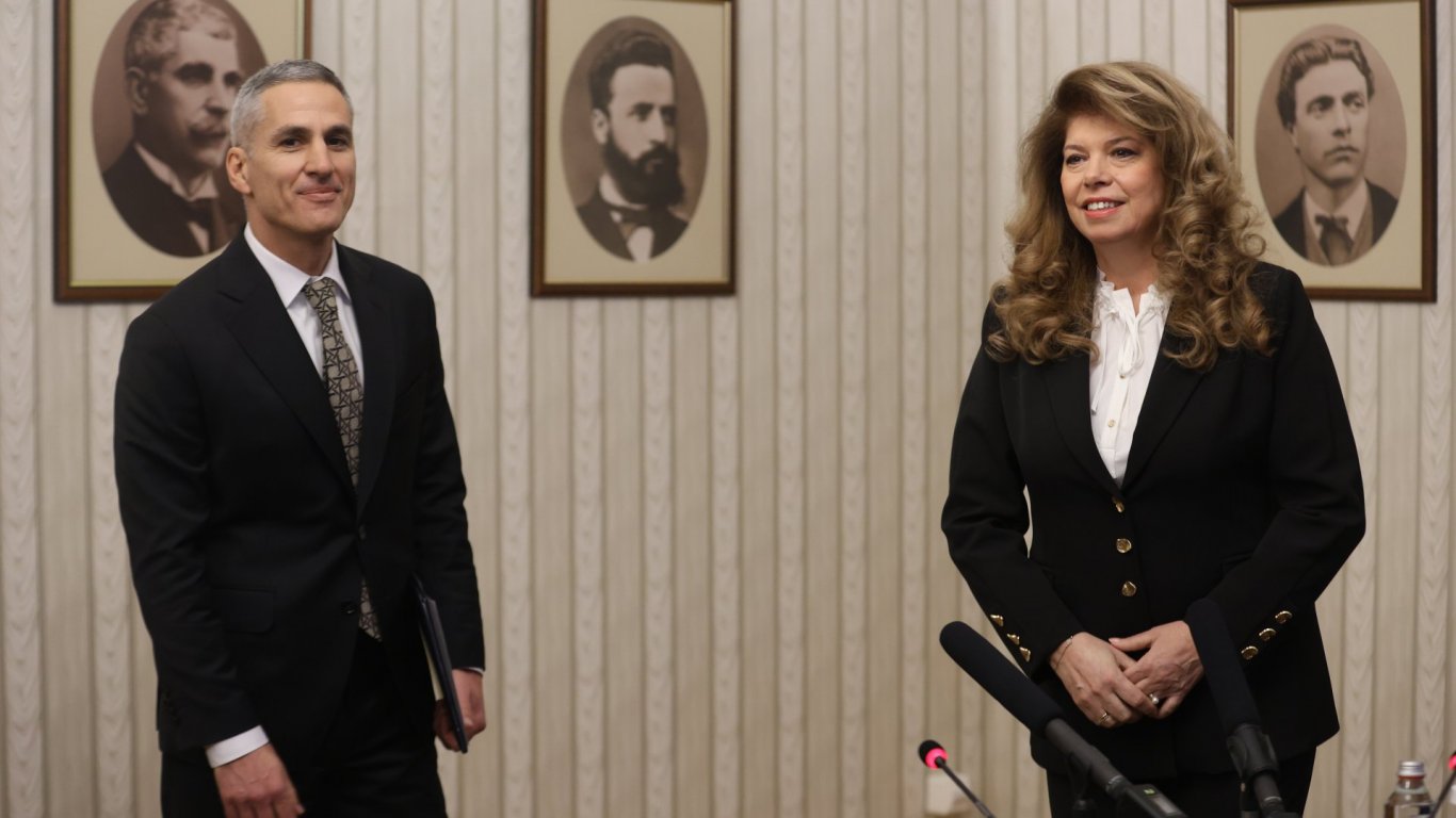 Какво може да обещае и какво не един президент?