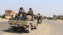 Хусите превзеха основно пристанище, заплашват втория най-важен морски маршрут за износ на петрол 