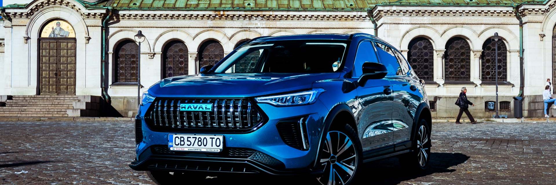 Този китайски SUV има всичко необходимо, за да ви спечели