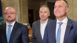 Нов играч в битката за "Дондуков“ 2: Кметът на Елин Пелин влиза в надпреварата