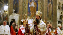 Патриархът: Грехът разделя, обидите водят до агресия и човек губи достойнството си (снимки)