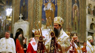Патриархът: Грехът разделя, обидите водят до агресия и човек губи достойнството си (снимки)