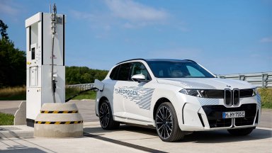 Новото BMW iX5 Hydrogen на водород ще предлага автономен пробег до 750 км